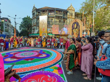 04 09 2024 Festivali Geçit Töreni ünlü Girgaon, veya Girgaum Jagannath Shankar Sheth Yolu Mumbai Maharashtra Hindistan Asya