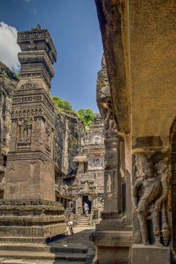 08 18 2006 Kailasa Tapınağı, Ellora veya Kailashanatha Tapınağı kaya kesimi Hindu tapınaklarının en büyüğü resmi adıyla Chhatrapati Sambhaji Nagar Maharashtra Hindistan Asya olarak bilinen UNESCO dünya mirası Aurangabad sitesi..