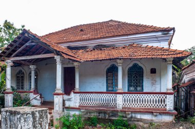 06 09 2009, Divar Okulunun Hanımefendisi, Piedade, Divar Merkez Goa Hindistan yakınlarındaki Eski Ev..