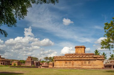 06 06 06 2008 Durga Tapınağı, Aihole 'de Chalukyas Aihole Karnataka' nın Asya 'daki hanedanı tarafından kurulmuş bir Hindu tapınağıdır..