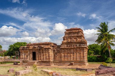 06 06 06 2008 Durga Tapınağı, Aihole 'de Chalukyas Aihole Karnataka' nın Asya 'daki hanedanı tarafından kurulmuş bir Hindu tapınağıdır..