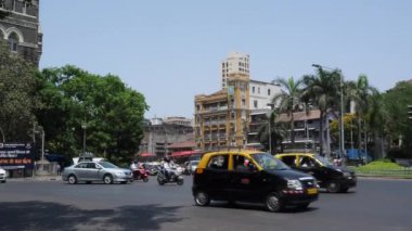 04 18 2022 Fort Mumbai Dr D N Road Trafic Flora Fauten Fort Mumbai Maharashtra Hindistan Asya.