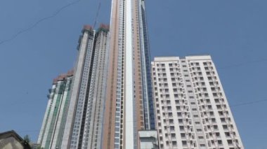 02 25 2024 Yeni Yüksek Binası Jacob Circle Saat Rasta nao Sant Gadge Maharaj Chowk Mahalaxmi Mumbai Maharashtra Hindistan Asya.  