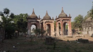01 19 2023 Centyuri Eski Mezarlığı Vintage Turne Hollanda sömürge mimarisi Hollanda Mezarlığı Surat Gujarat Hindistan Asya 