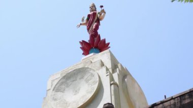 04 18 2022 Tanrıça Lakshmi saat kulesi Phiroze Shah Mehta yolu üzerindeki Art Deco Lakshmi binası, Bombay Mumbai, Maharashtra, Hindistan