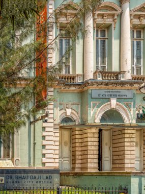 04 05 2022 tarihli Dr. Bhau Daji Lad Müzesi (eski adıyla Victoria ve Albert Müzesi) Mumbai, Hindistan Asya 'daki en eski müzedir.