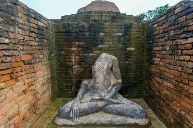 08 27 2008 Vintage Old Kesariya Buda 'nın ünlü Kalama Sutta öğrettiği yerde stupa hala kazı ve restorasyon geçiriyor Kesariya: Tajpur Deur Chakia East Champaran Bihar India Asi