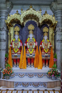 10 12 2007 Bhagwan Swaminarayan, Aksharbrahman Gunatitanand Swami ve Shri Gopalanand Swami Dadar Mumbai Maharashtra Hindistan Asya.