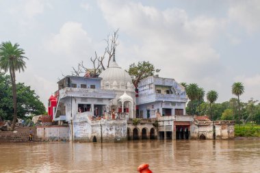 09 26 2005 Eski Yapı Patthar Ghat 'ta ya da Gunga Nehri Kanpur Uttar Pradesh Hindistan Asya Katliamı' nda