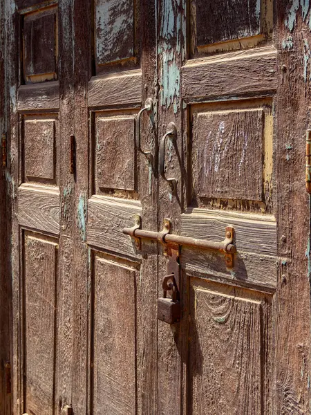 03 10 2024 Klasik Köy Evi mimarisi ahşap kapı Kukadia Idar SabArkantha Kuzey Gujarat Hindistan Asya