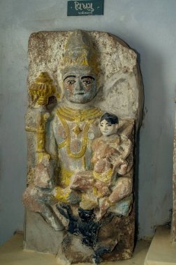 03 27 2010 Vintage Old Thread to Twelve Century antika taş heykel Madosa College Museum arkeolojik nesnelerin deposudur. Aravalli Bölgesi: Kuzey Gujarat Hindistan, Asya