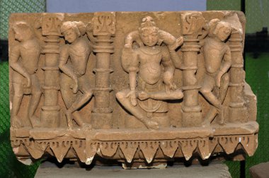 03 27 2010 Vintage Old Thread to Twelve Century antika taş heykel Madosa College Museum arkeolojik nesnelerin deposudur. Aravalli Bölgesi: Kuzey Gujarat Hindistan, Asya