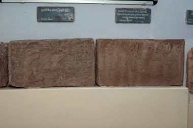 03 27 2010 Vintage Old Thread to Twelve Century antika taş heykel Madosa College Museum arkeolojik nesnelerin deposudur. Aravalli Bölgesi: Kuzey Gujarat Hindistan, Asya