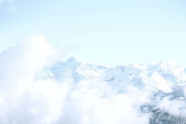 Norveç 'te karlı dağ zirveleri