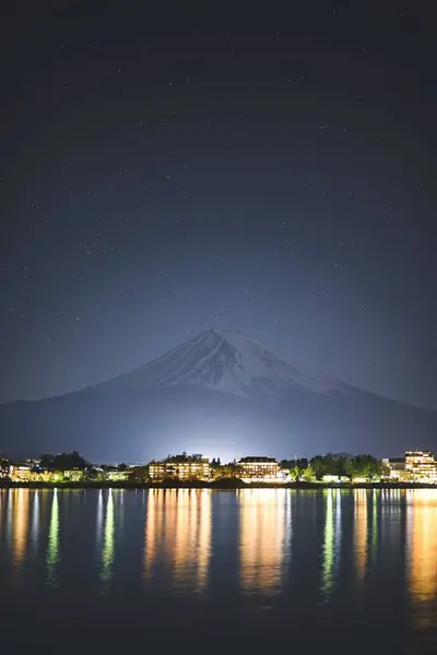 Fuji Dağı ve Kawaguchi Gölü manzarası, Japonya