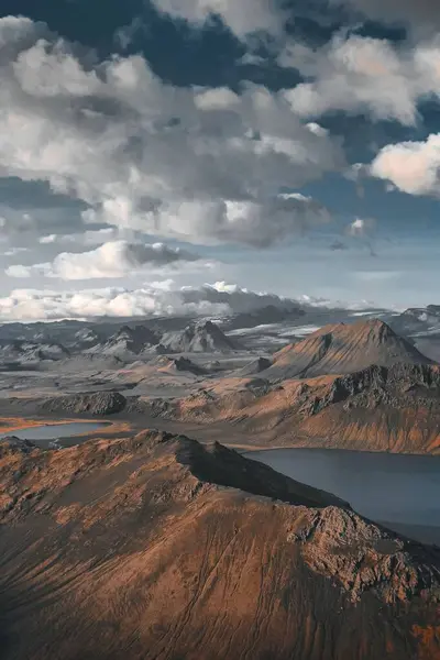 Landmannalaugar, İzlanda yakınlarında mavi göl