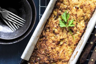 Taze ev yapımı patates kugel tarifi.