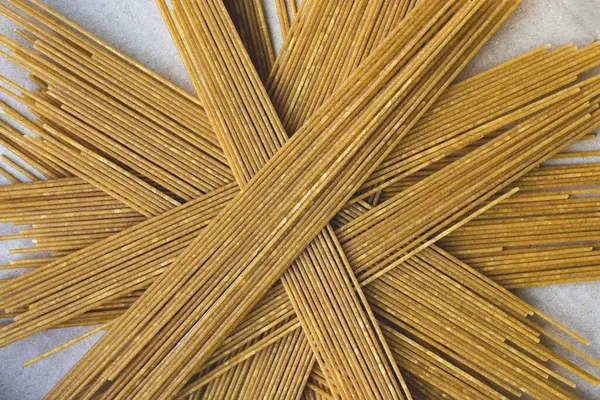 Kepekli spagetti yemek fotoğrafçılığı.