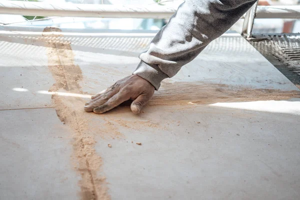 Mason Passing Paste Joint Tiles Work Construction Concept Work Trade — Stock Photo, Image