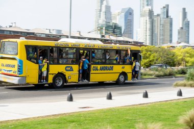 Buenos Aires, Arjantin, 09-21-2024, Boca Juniors futbol kulübü taraftarları için otobüs transferi..