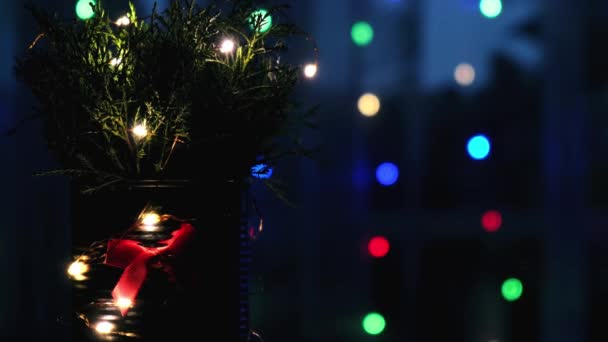 Noel Dekore Edilmiş Eko Noel Ağacı Oturma Odasında Arka Planda — Stok video