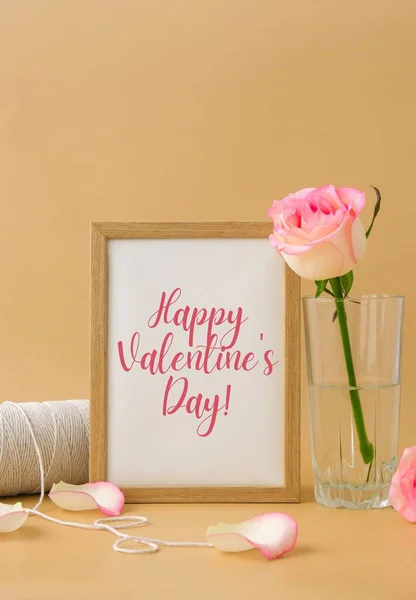 Mockup Wooden Frame Text Happy Valentines Day Delicate Pink Roses — Φωτογραφία Αρχείου