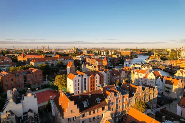 Piękna Architektura Starego Miasta Gdańsku Polska Słoneczny Dzień Widok Lotu — Zdjęcie stockowe