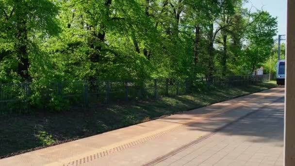Гданьск Польша Июль 2022 Междугородный Поезд Пкп Отправляется Железнодорожный Вокзал — стоковое видео