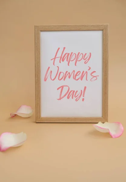 Деревянная Рамка Текстом Счастливые Женщины День Бумаге Пустой Нежный Розовый — стоковое фото