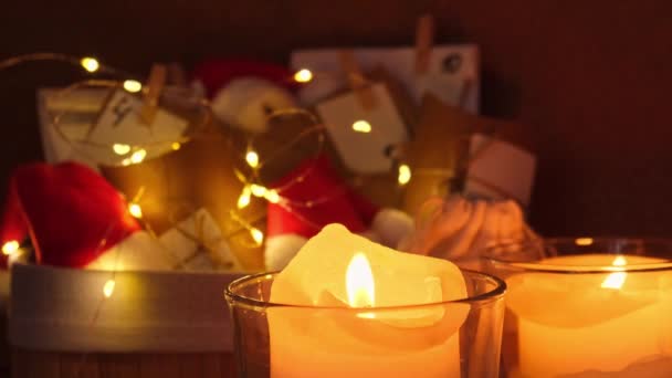 크리스마스를 최초의 촛불로 준비를 크리스마스 컨셉트로 가족의 친화적 — 비디오