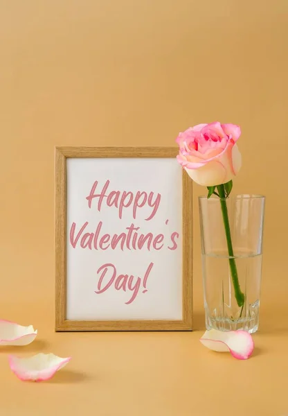 Mockup Wooden Frame Text Happy Valentines Day Delicate Pink Roses — Φωτογραφία Αρχείου