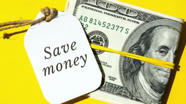 Збільшення Паперовій Ноті Написаний Текст Savings Заощаджуйте Гроші Заощаджуйте Сьогодні — стокове відео