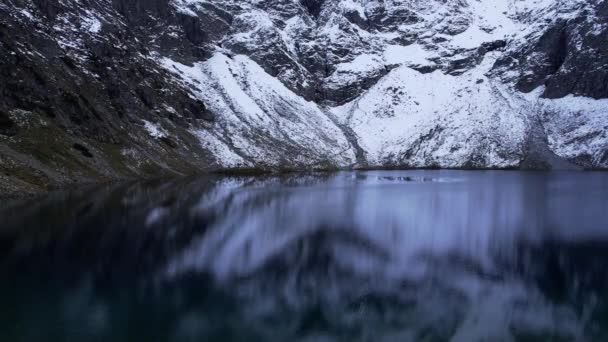 Czarny Staw Pod Rysamy Black Pond Lake Morskie Oko Snowy — Vídeos de Stock