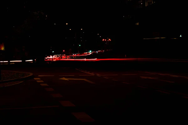 Geceleri Arabaların Işıkları Sokak Lambaları Gece Karayolu Şehri Uzun Pozlu — Stok fotoğraf