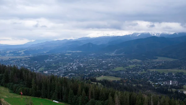 Widok Lotu Ptaka Zakopane Pod Tatrami Pasma Górskiego Gubałówka Drone — Zdjęcie stockowe