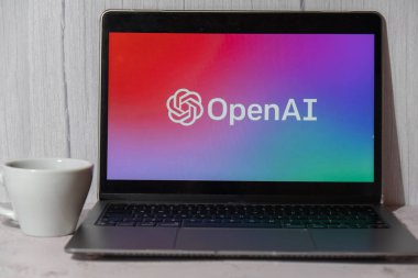 Gdansk, Polonya - Mart 2023 Chat GPT uygulama simgesi bilgisayar bilgisayarı MacBook Apple ekranında. ABD 'li yapay zeka şirketi OpenAI LLC' nin web sitesi. Web sayfası prototip yapay zeka sohbet robotu. Modern