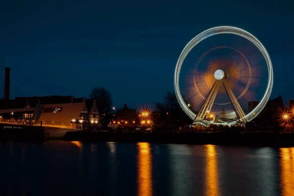 Γκντανσκ Πολωνία Ferris Τροχό Στην Παλιά Πόλη Του Γκντανσκ Βράδυ — Φωτογραφία Αρχείου