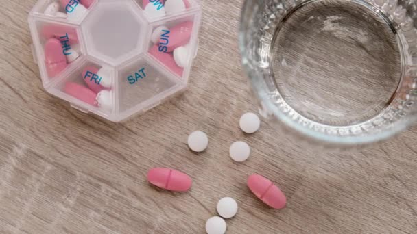 Zoom Out Organizer Weekly Shots Closeup Medical Pill Box Doses — Stock Video
