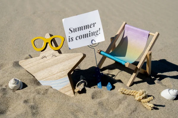Summer Coming Text Paper Greeting Card Background Beach Chair Lounge — Stock Photo, Image
