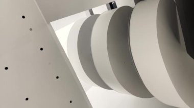 SZCZECIN, POLAND Hall Filarmoni Salonu 'nun ana merdivenleri, The Szczzecin Filarmoni Salonu Modern İç mimari Merdiveni' nin lobisi. Seyahat turizmi 
