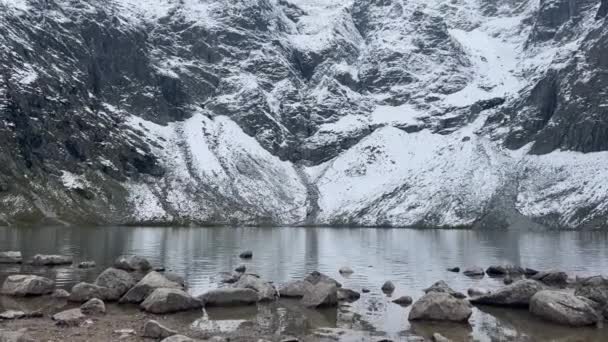 Czarny Staw Pod Rysamy Black Pond Lake Morskie Oko Snowy — Vídeo de stock