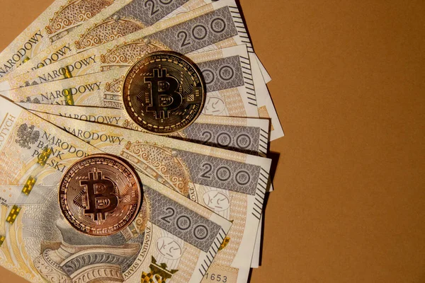 Bitcoin Gold Coin Bills 200 Polish Zloty Currency Bitcoin Mining — Stock fotografie