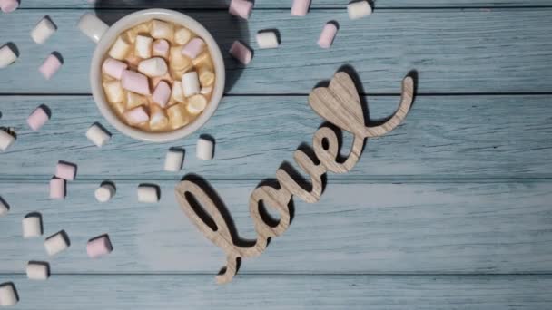 Amplie Amor Palavra Madeira Com Romance Coração Com Xícara Café — Vídeo de Stock