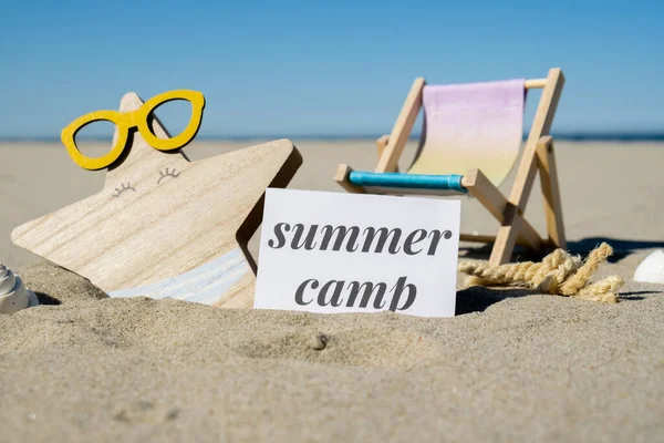 Sommer Camp Text Auf Papier Grußkarte Auf Dem Hintergrund Der — Stockfoto