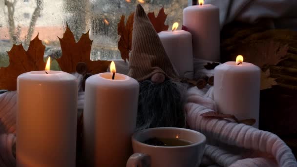 추수감사절 과헬로우 할로윈 컨셉은 연휴를 하이힐 미학적 분위기의 집에서 기념하고 — 비디오