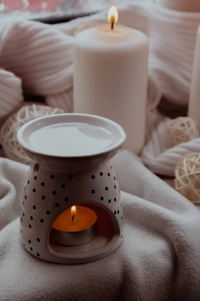 Aroma Lambası Gerekli Yağ Aromaterapi Evde Yanan Mum Gerekli Yağ — Stok fotoğraf
