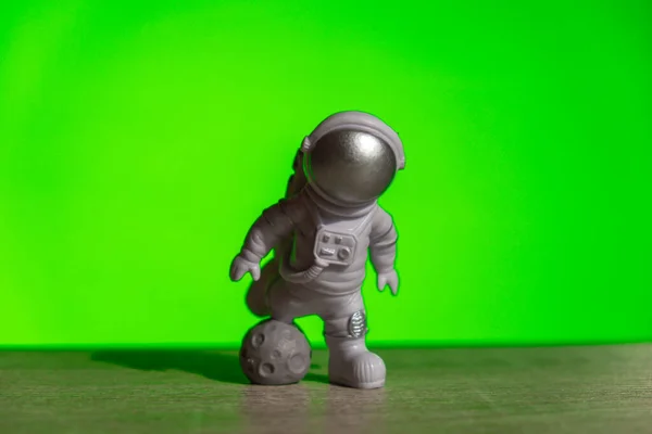 Plastic Toy Astronaut Green Chroma Key Background Template Mock Copy — Stockfoto