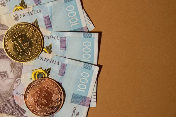 Bitcoin Gold Coin Bills 1000 Ukrainian Hryvnia Currency Bitcoin Mining — Φωτογραφία Αρχείου