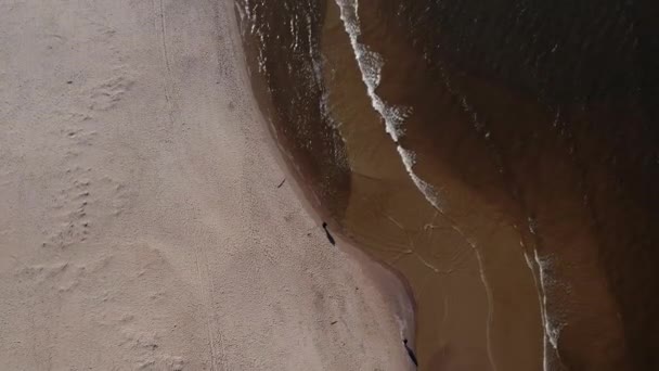 Dron Widok Lotu Ptaka Fale Morskie Wybrzeże Oceanu Plaża Wydmy — Wideo stockowe