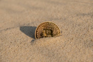 Bitcoin Para Kripto Para Kumsalda. Serbest meslek, borsa tabelası Tatil ve tatil için madencilik bitcoin kavramı. Doğa ve Sınırsız Olasılıklar İçin Ödeme. Boşluğu Tüm Dünya 'ya Kopyala